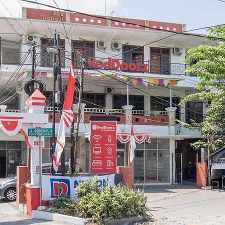 Reddoorz Plus @ Gunungsari Surabaya Kedurus Экстерьер фото