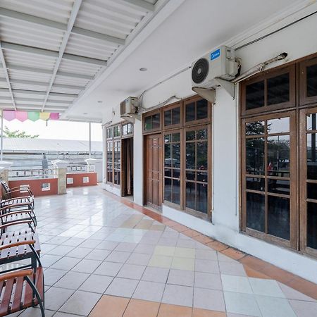 Reddoorz Plus @ Gunungsari Surabaya Kedurus Экстерьер фото