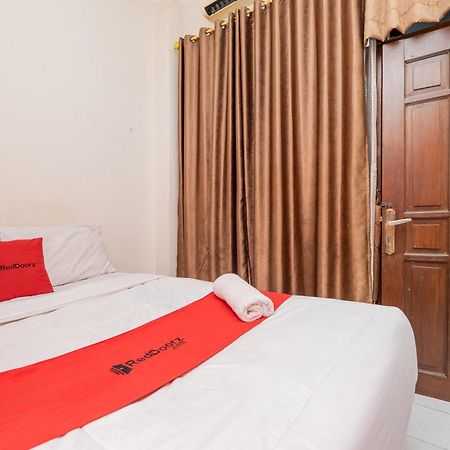 Reddoorz Plus @ Gunungsari Surabaya Kedurus Экстерьер фото